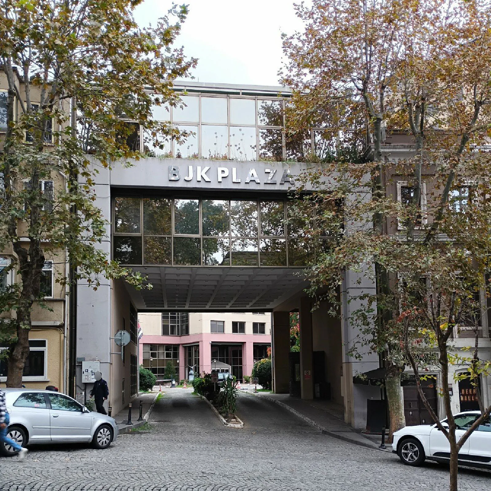 BJK Plazaları